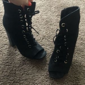 Steve Madden Lace-up Chunky Heel -- Black